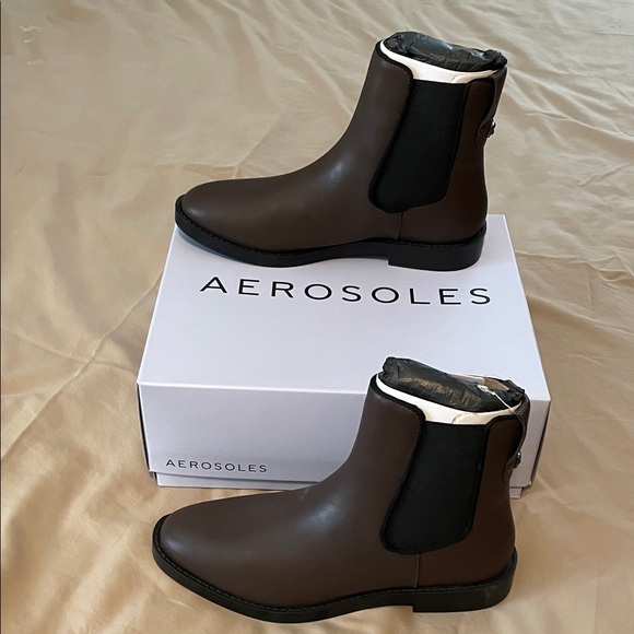 AEROSOLES Dark Brown Chelsea Boots - Picture 1 of 3